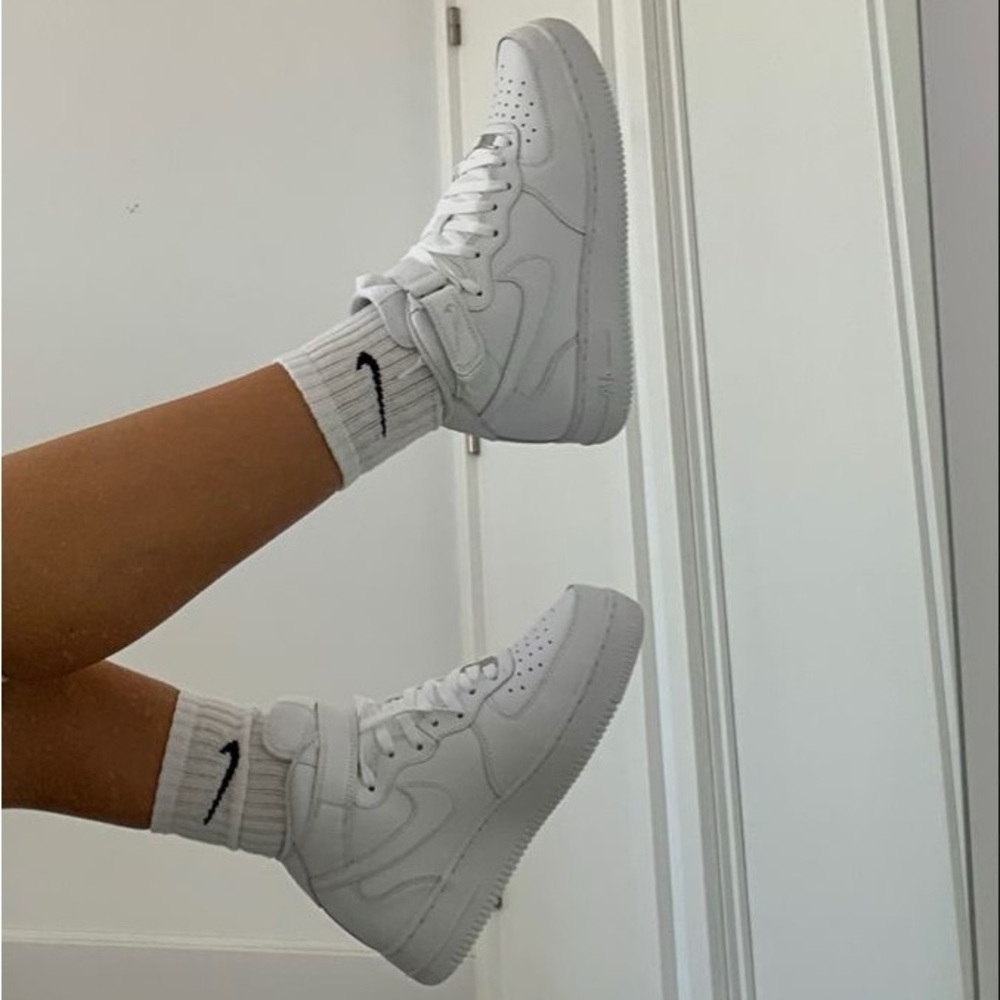 Nike AF1 Mids - Picture 5 of 5